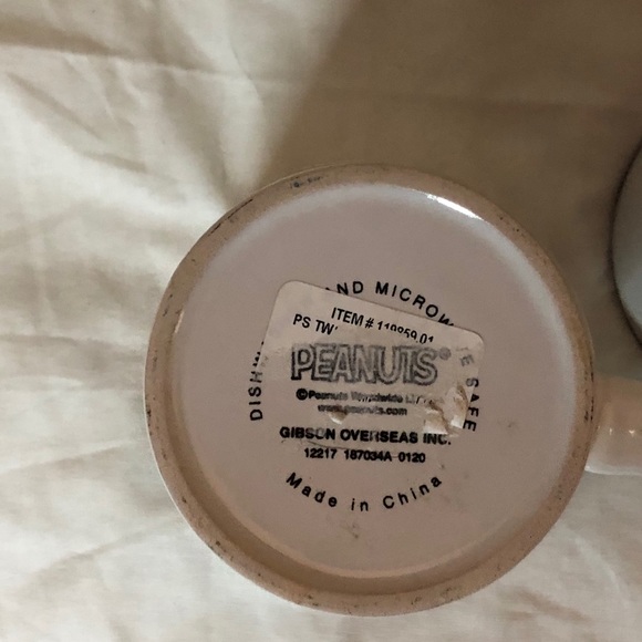 Peanuts Set of 2 Coffee Mugs NWT - Picture 4 of 5